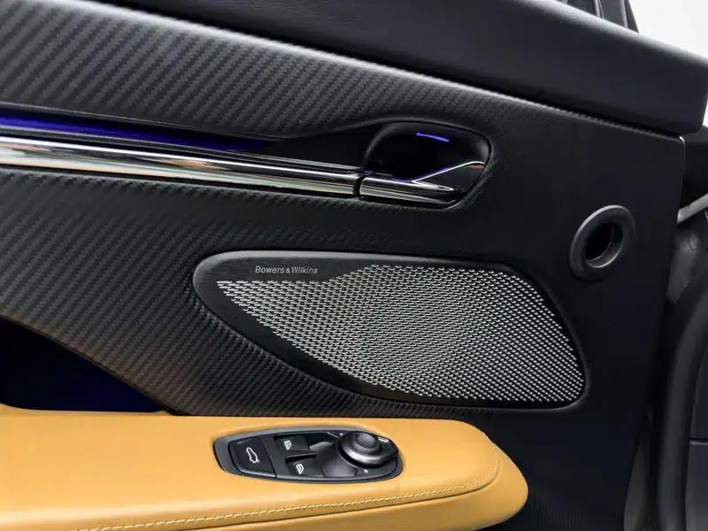 Aston Martin DB12 2024 4.0T V8 Coupe — миниатюра 10