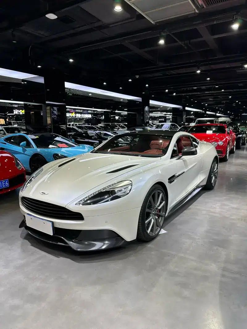 2013 Vanquish 6.0L Standard Model — миниатюра 1