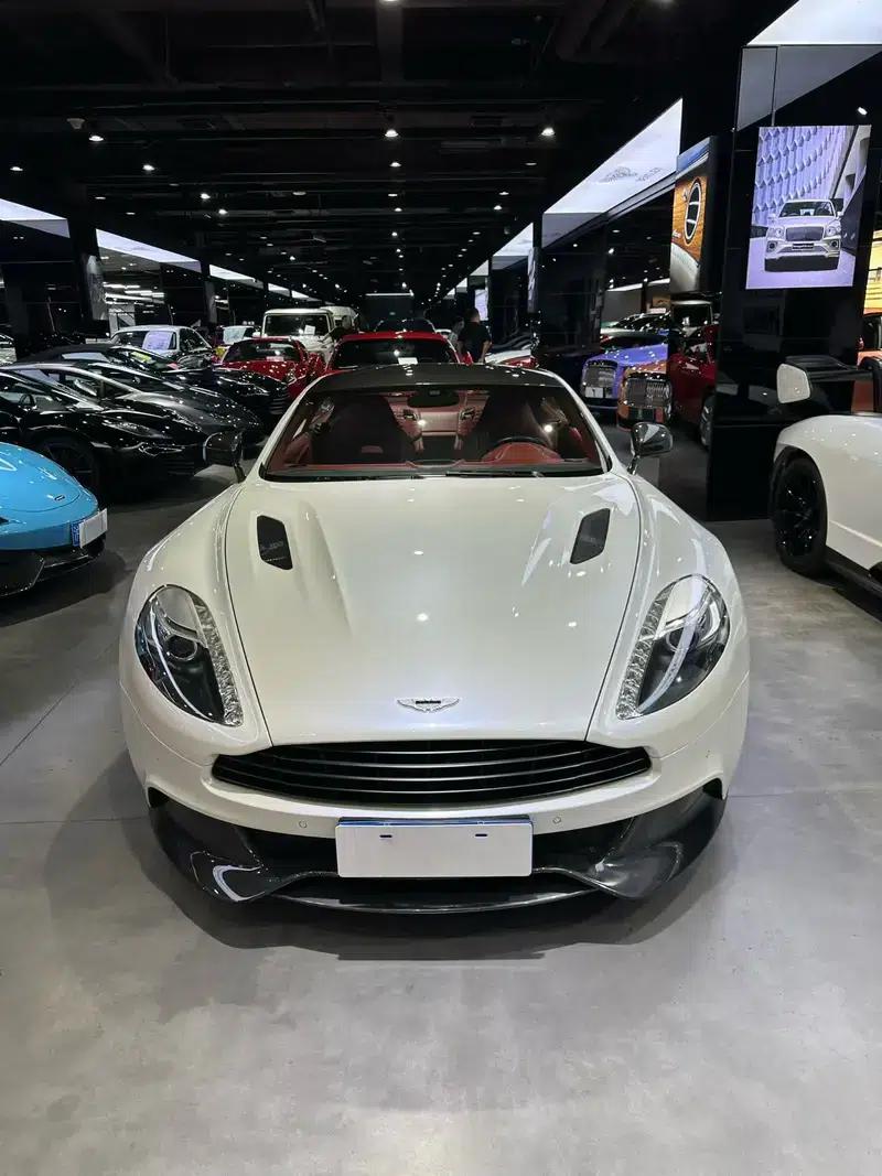 2013 Vanquish 6.0L Standard Model — миниатюра 2