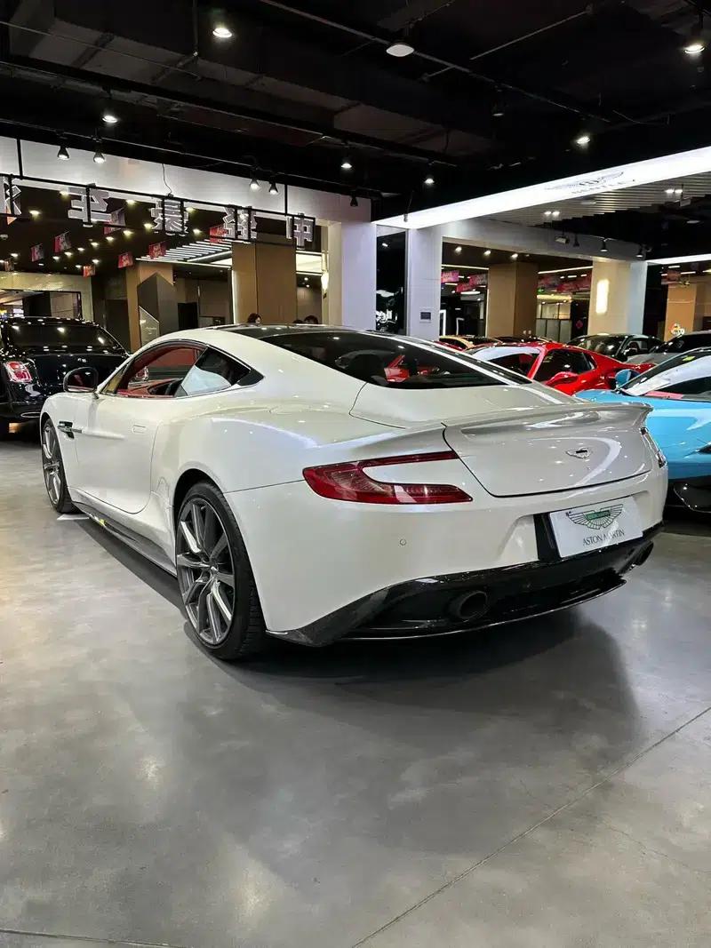 2013 Vanquish 6.0L Standard Model — миниатюра 4