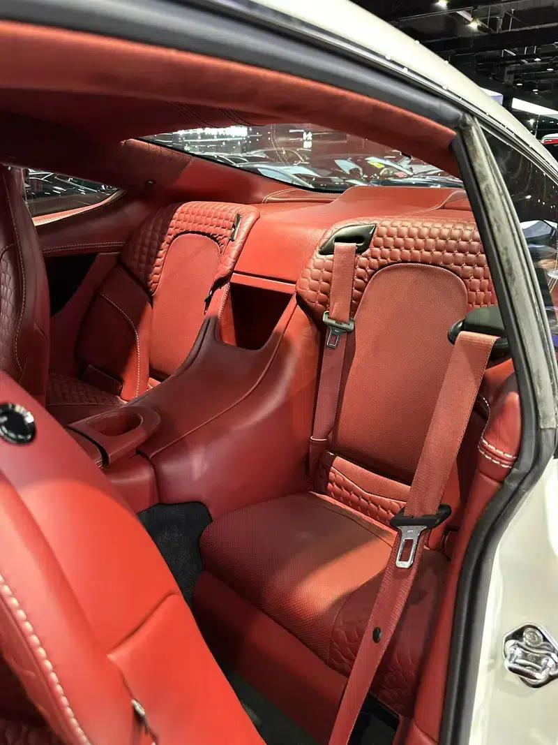 2013 Vanquish 6.0L Standard Model — миниатюра 9