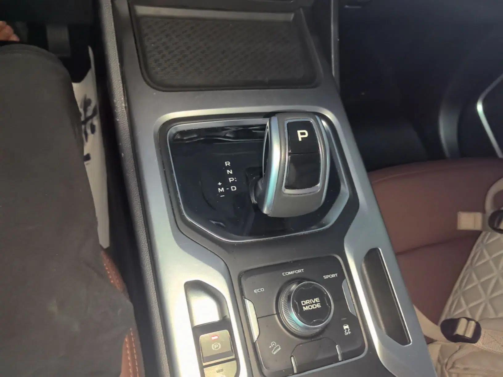 Geely Auto Haoyue 2022 1.8TD Automatic Prestige 7-Seater — миниатюра 16
