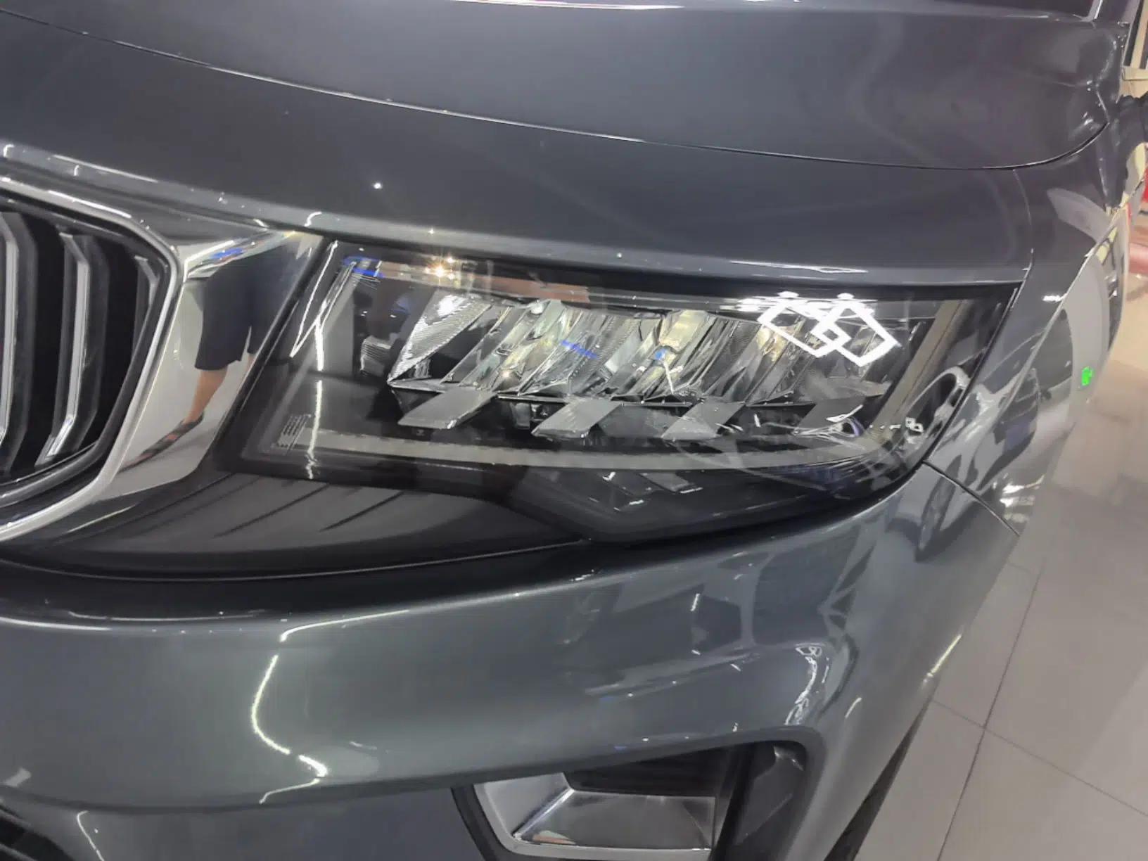 Geely Auto Haoyue 2022 1.8TD Automatic Prestige 7-Seater — миниатюра 8