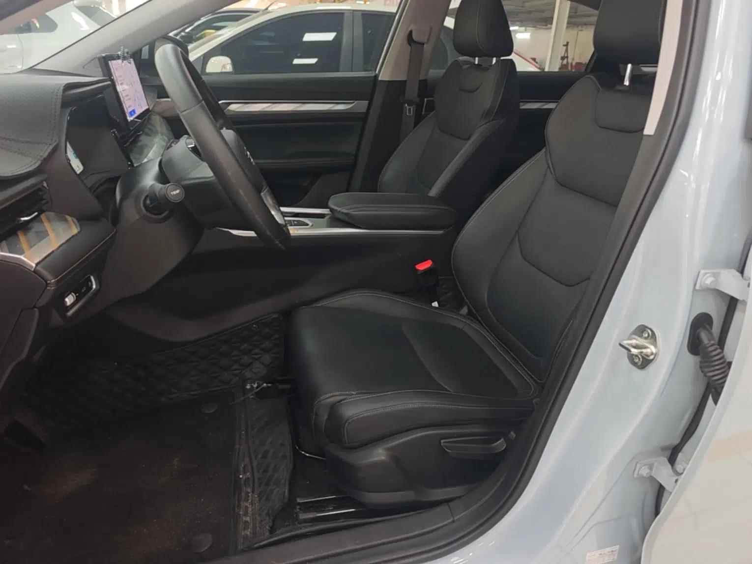 Geely Auto Emgrand L HiP 2022 1.5TD-DHT Pro 100KM Super Clean — миниатюра 17