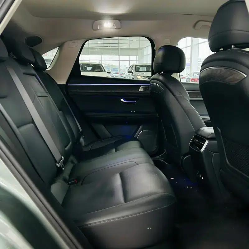 Wenjie M5 2022 Extended Range AWD Performance Edition — миниатюра 10