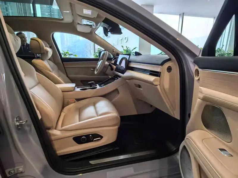 Wenjie M5 2024 Range Extended Max RS 4WD High-End Intelligent Driving Edition — миниатюра 13