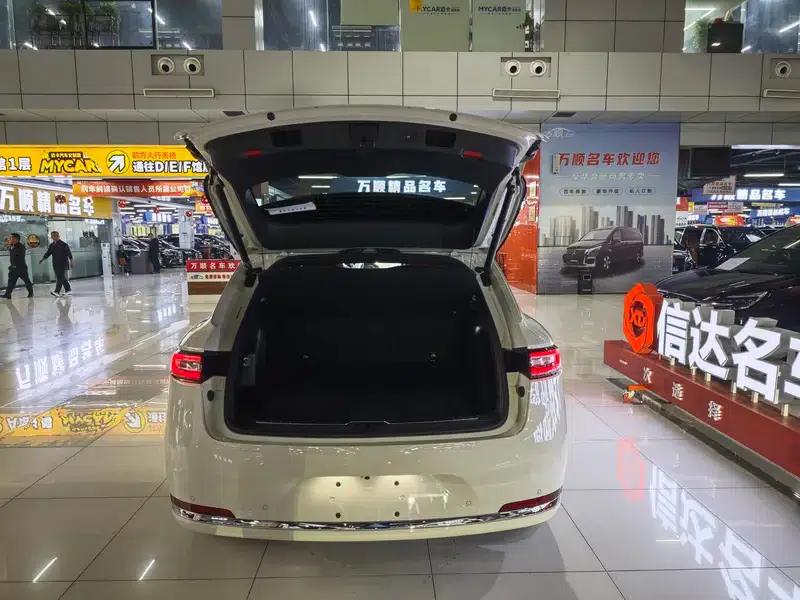 Wenjie M5 2025 Extended Range Ultra 4WD Version — миниатюра 12