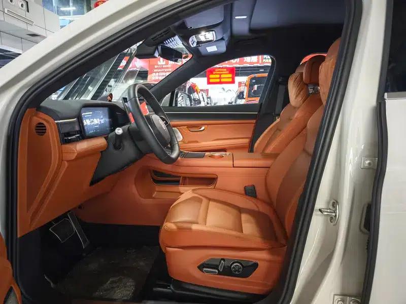Wenjie M5 2025 Extended Range Ultra 4WD Version — миниатюра 18