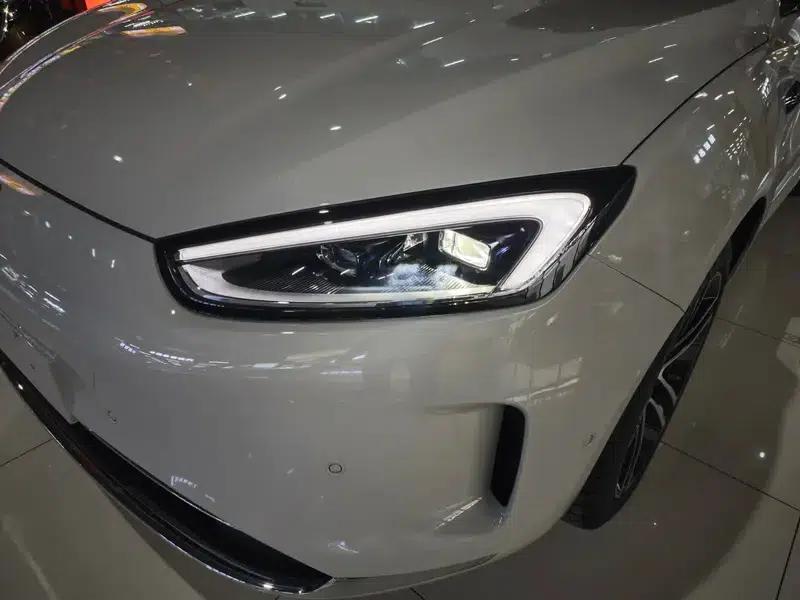 Wenjie M5 2025 Extended Range Ultra 4WD Version — миниатюра 7