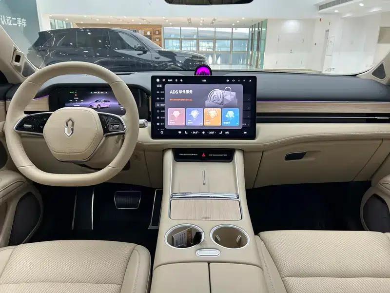 Wenjie M5 2025 Extended Range Ultra 4WD Version — миниатюра 14