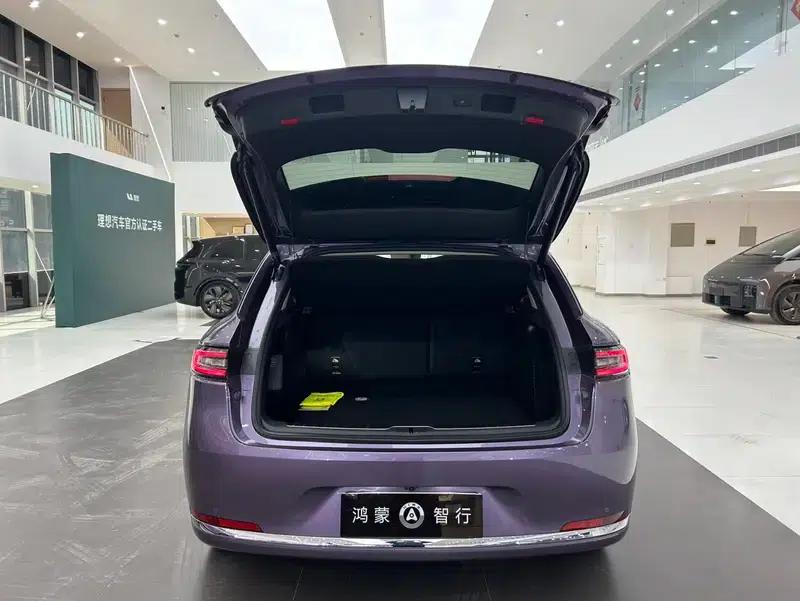 Wenjie M5 2025 Extended Range Ultra 4WD Version — миниатюра 19