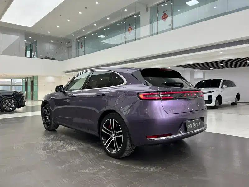 Wenjie M5 2025 Extended Range Ultra 4WD Version — миниатюра 4
