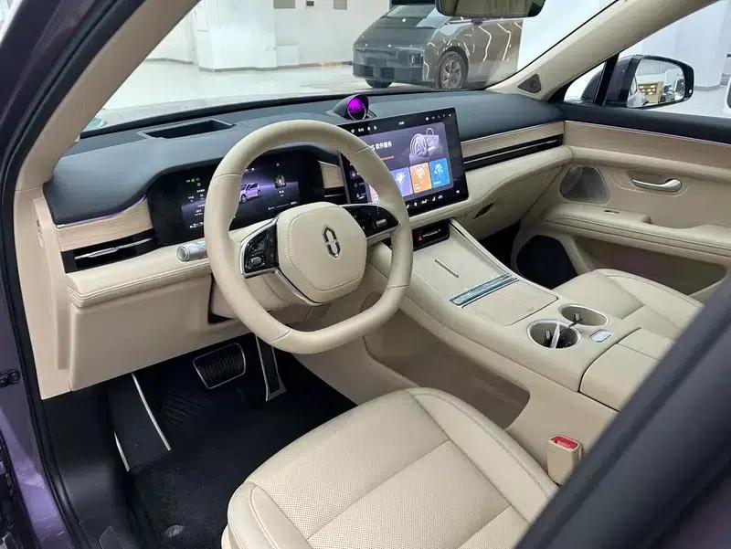 Wenjie M5 2025 Extended Range Ultra 4WD Version — миниатюра 10