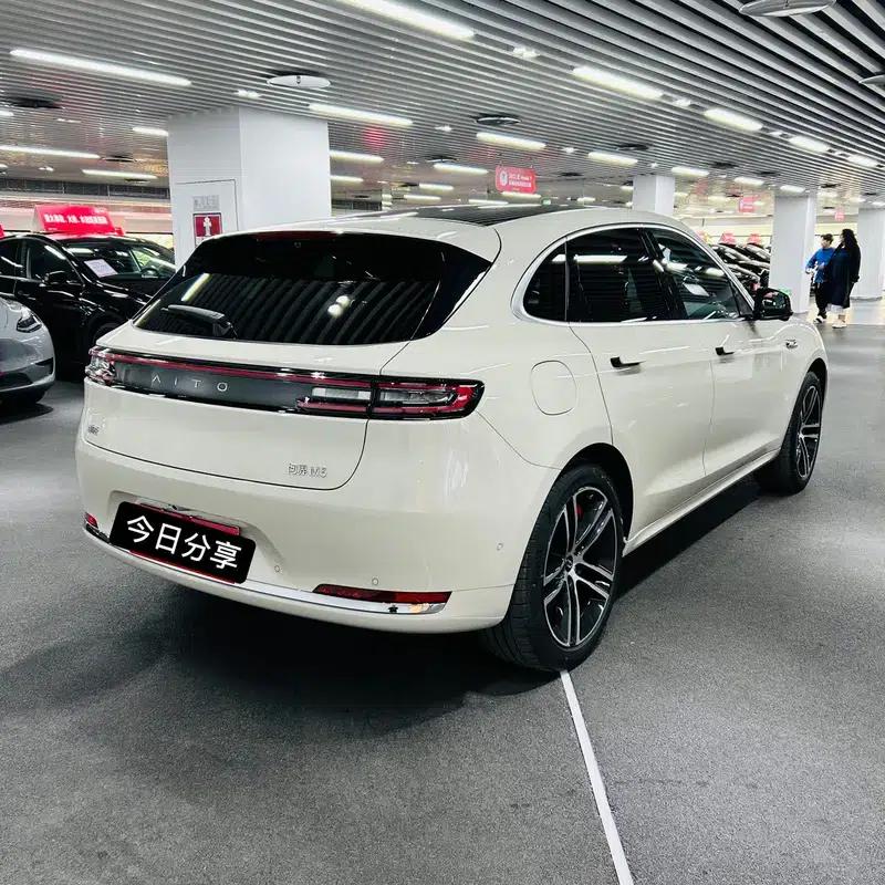 Wenjie M5 2025 Extended Range Ultra 4WD Version — миниатюра 6