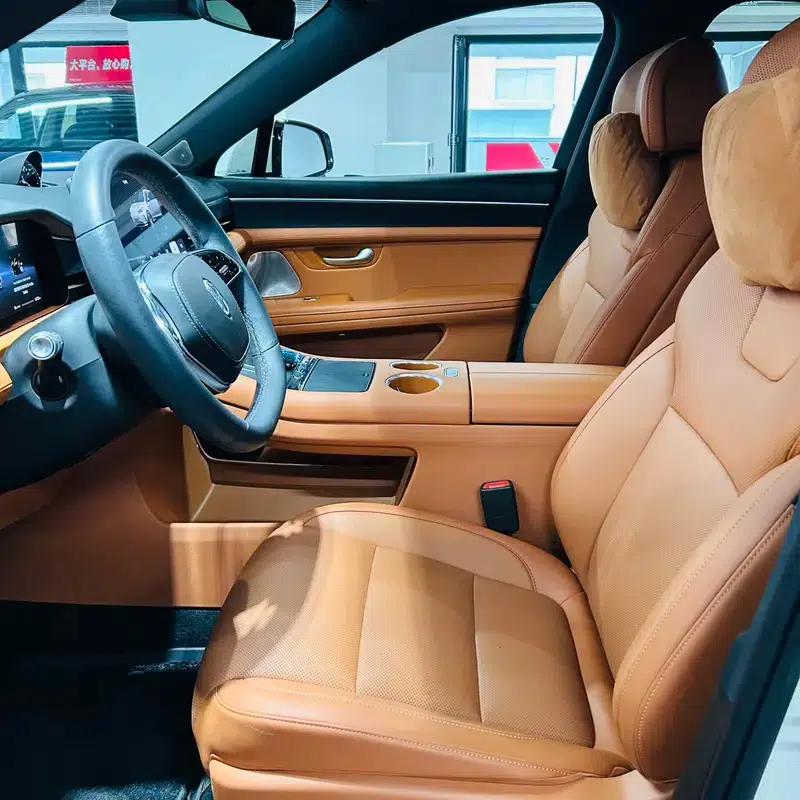 Wenjie M5 2025 Extended Range Ultra 4WD Version — миниатюра 9