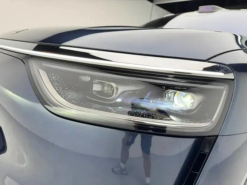 Wenjie M8 2025 Extended Range Ultra 5-Seat 4WD (192-line LiDAR) — миниатюра 12
