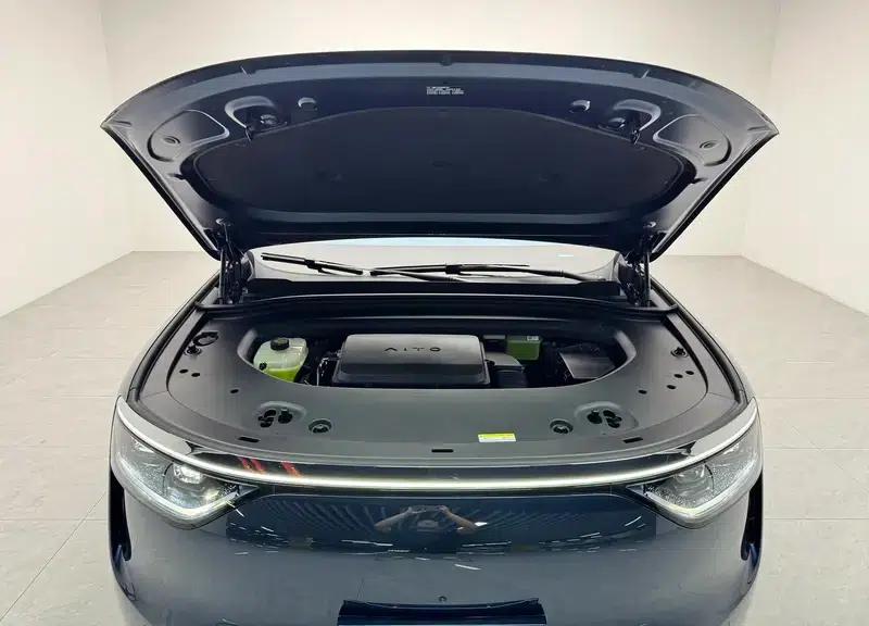 Wenjie M8 2025 Extended Range Ultra 5-Seat 4WD (192-line LiDAR) — миниатюра 10