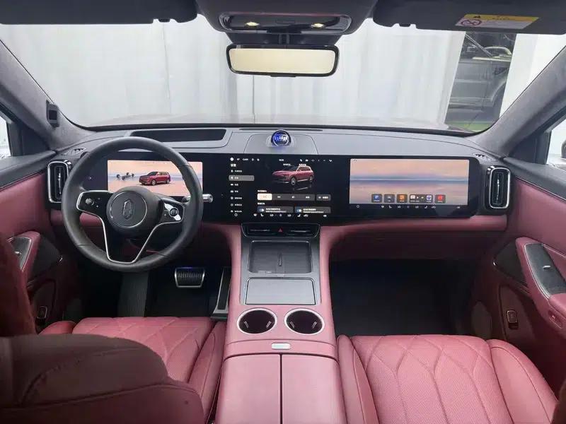 Wenjie M8 2025 Extended Range Ultra 5-Seat 4WD (192-line LiDAR) — миниатюра 8