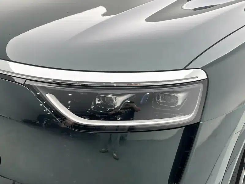 Wenjie M8 2025 Extended Range Max+ 6-Seat 4WD Version (192-line LiDAR) — миниатюра 12