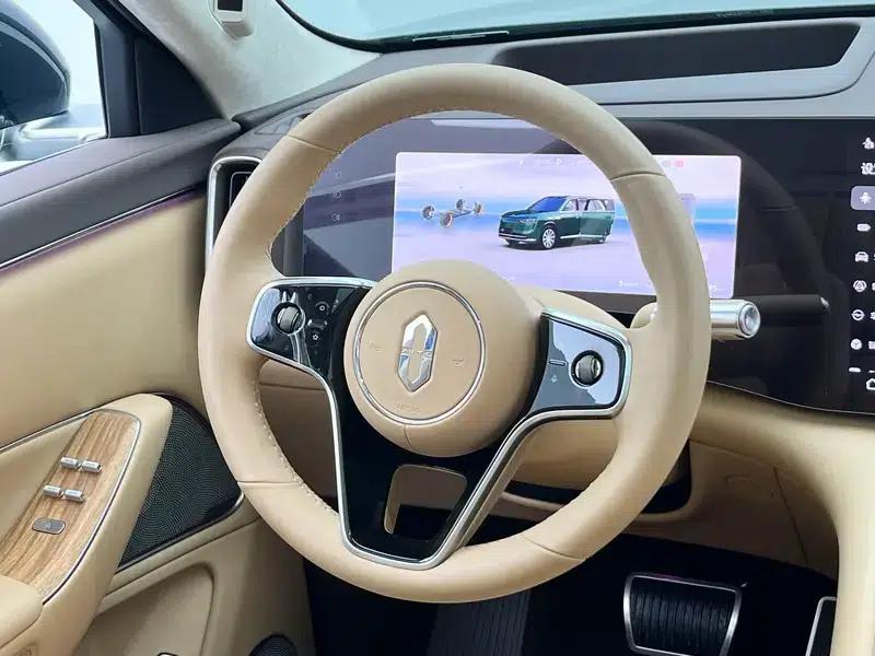 Wenjie M8 2025 Extended Range Max+ 6-Seat 4WD Version (192-line LiDAR) — миниатюра 17