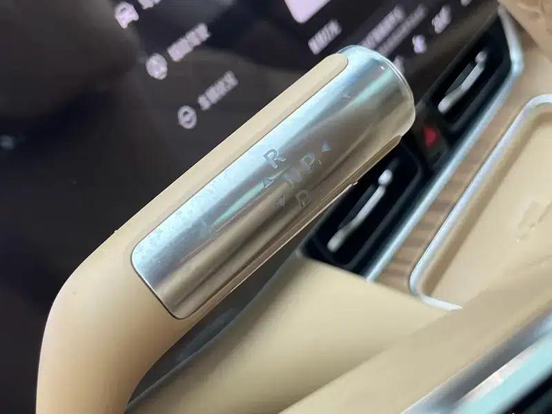 Wenjie M8 2025 Extended Range Max+ 6-Seat 4WD Version (192-line LiDAR) — миниатюра 18
