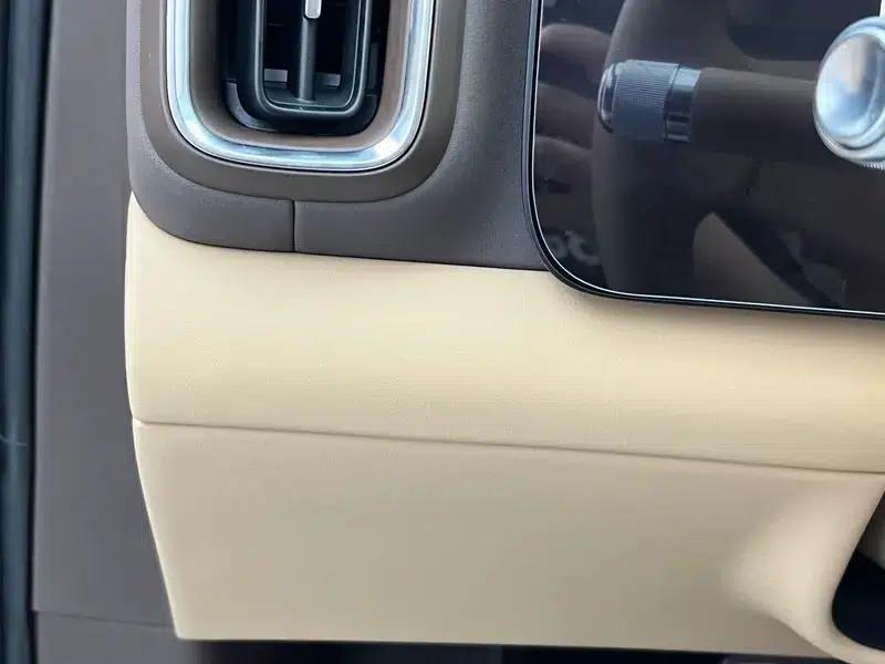 Wenjie M8 2025 Extended Range Max+ 6-Seat 4WD Version (192-line LiDAR) — миниатюра 19