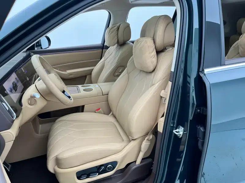Wenjie M8 2025 Extended Range Max+ 6-Seat 4WD Version (192-line LiDAR) — миниатюра 21