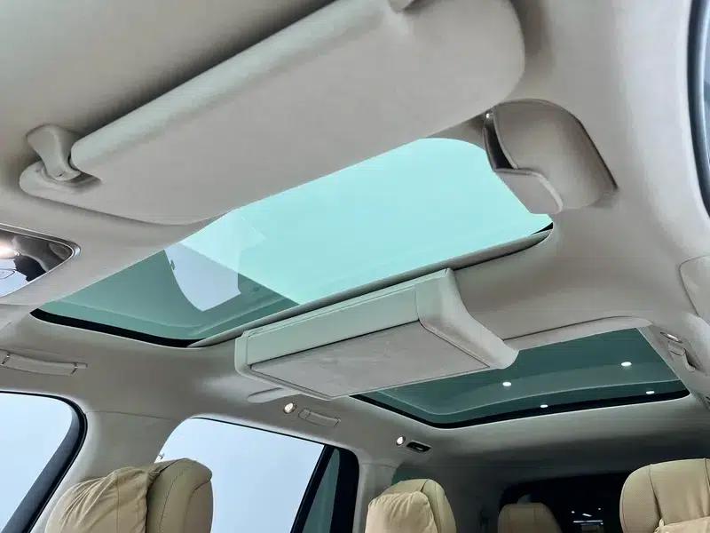 Wenjie M8 2025 Extended Range Max+ 6-Seat 4WD Version (192-line LiDAR) — миниатюра 25