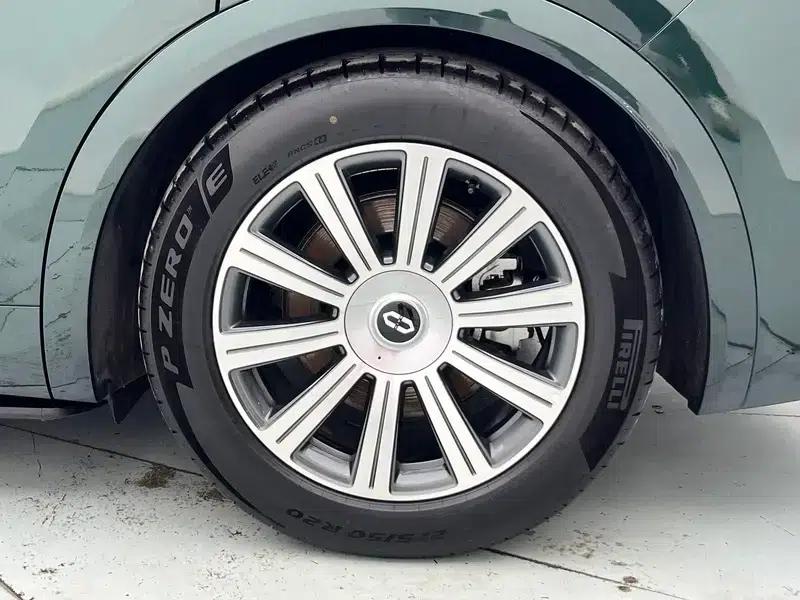 Wenjie M8 2025 Extended Range Max+ 6-Seat 4WD Version (192-line LiDAR) — миниатюра 9