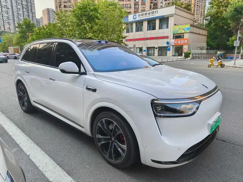 Wenjie M8 2025 Extended Range Max+ 5-Seat 4WD Version (192-line LiDAR) — миниатюра 2
