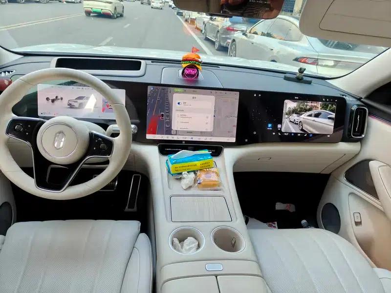 Wenjie M8 2025 Extended Range Max+ 5-Seat 4WD Version (192-line LiDAR) — миниатюра 6