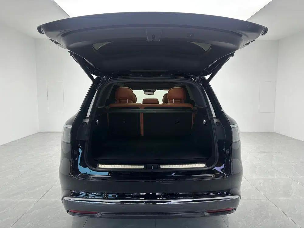 Wenjie M8 2025 Extended Range Max+ 5-Seat 4WD Version (192-line LiDAR) — миниатюра 20