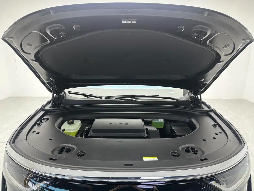 Wenjie M8 2025 Extended Range Max+ 5-Seat 4WD Version (192-line LiDAR) — миниатюра 10