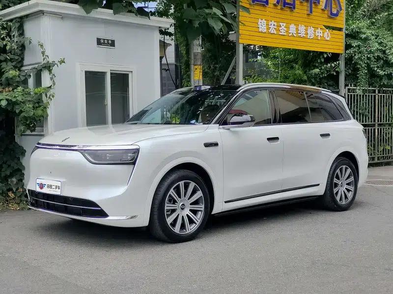 Wenjie M8 2025 Extended Range Max+ 6-Seat 4WD Version (192-line LiDAR) — миниатюра 1