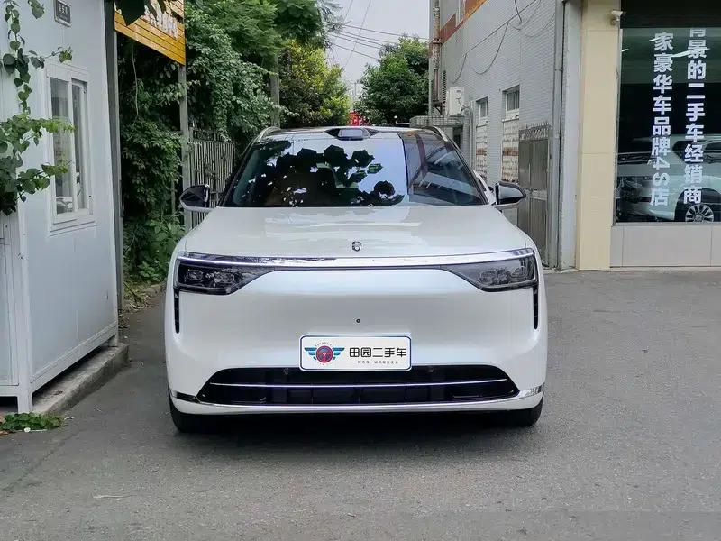 Wenjie M8 2025 Extended Range Max+ 6-Seat 4WD Version (192-line LiDAR) — миниатюра 2