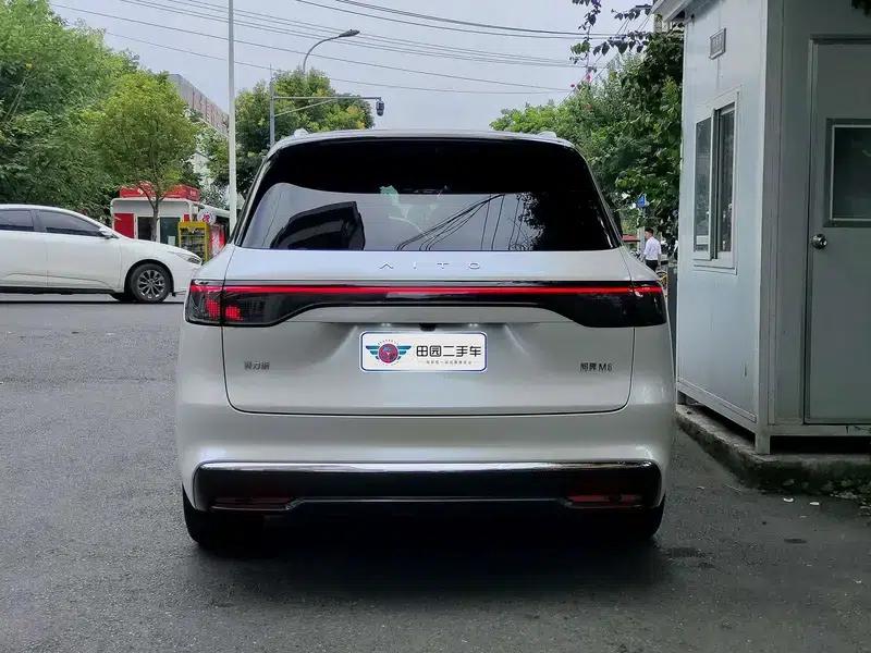 Wenjie M8 2025 Extended Range Max+ 6-Seat 4WD Version (192-line LiDAR) — миниатюра 5