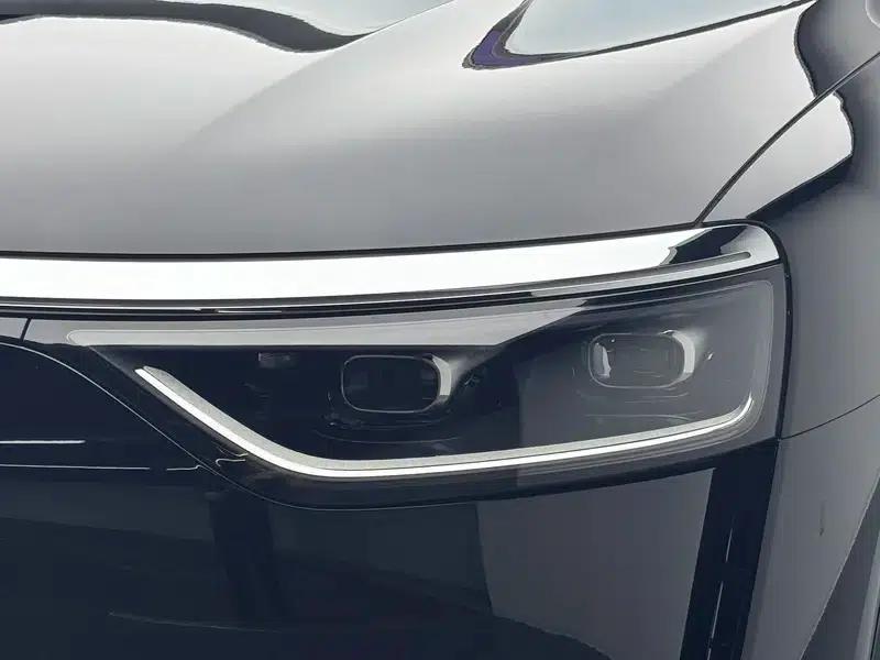 Wenjie M8 2025 Extended Range Ultra 6-Seat 4WD (192-line LiDAR) — миниатюра 12
