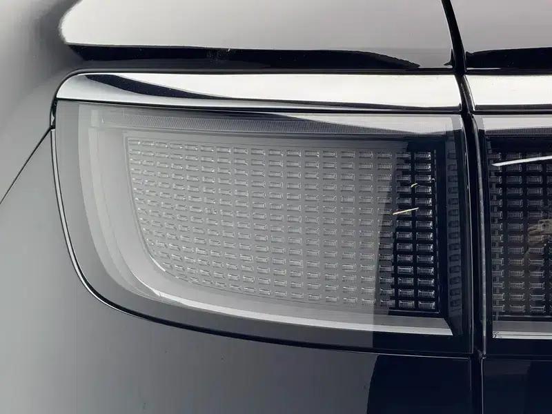 Wenjie M8 2025 Extended Range Ultra 6-Seat 4WD (192-line LiDAR) — миниатюра 13