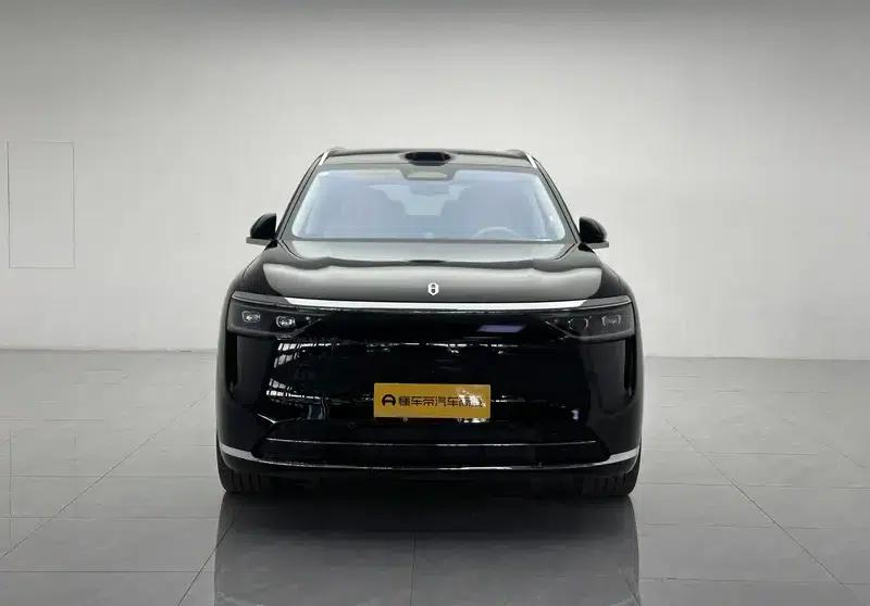 Wenjie M8 2025 Extended Range Ultra 6-Seat 4WD (192-line LiDAR) — миниатюра 2