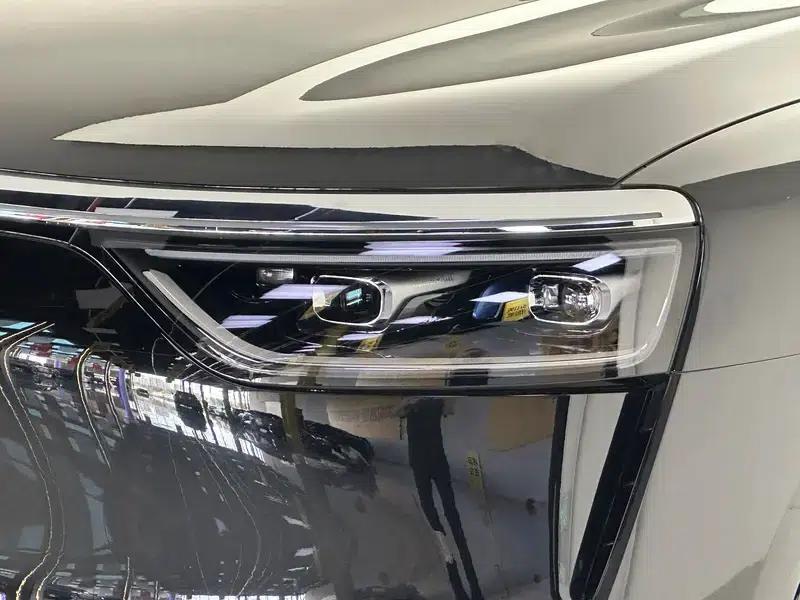 Wenjie M8 2025 Extended Range Ultra 6-Seat 4WD (192-line LiDAR) — миниатюра 12