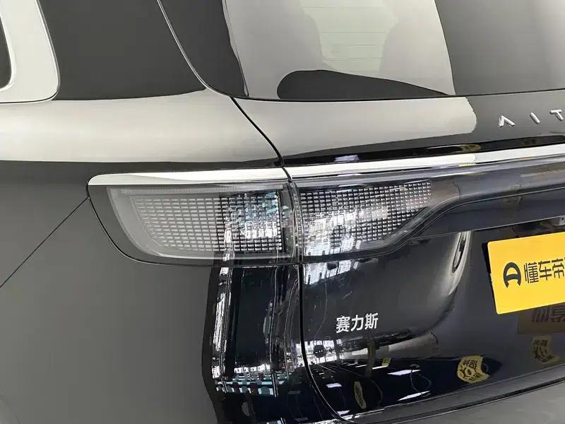 Wenjie M8 2025 Extended Range Ultra 6-Seat 4WD (192-line LiDAR) — миниатюра 13