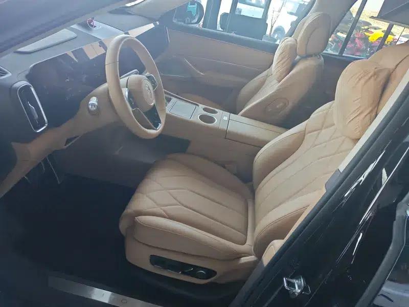 Wenjie M8 2025 Extended Range Ultra 6-Seat 4WD (192-line LiDAR) — миниатюра 23