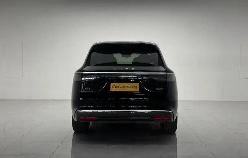 Wenjie M8 2025 Extended Range Ultra 6-Seat 4WD (192-line LiDAR) — миниатюра 6
