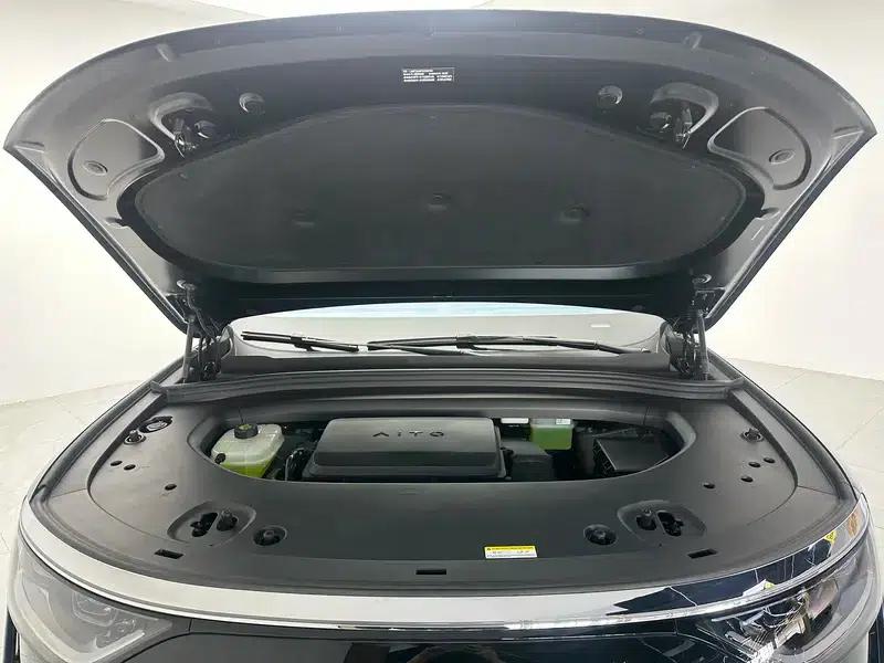 Wenjie M8 2025 Extended Range Ultra 6-Seat 4WD (192-line LiDAR) — миниатюра 10