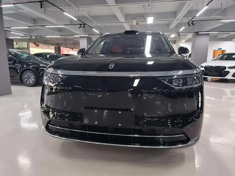 Wenjie M8 2025 Extended Range Max 6-Seat Long-Range Version (896-line LiDAR) — миниатюра 2
