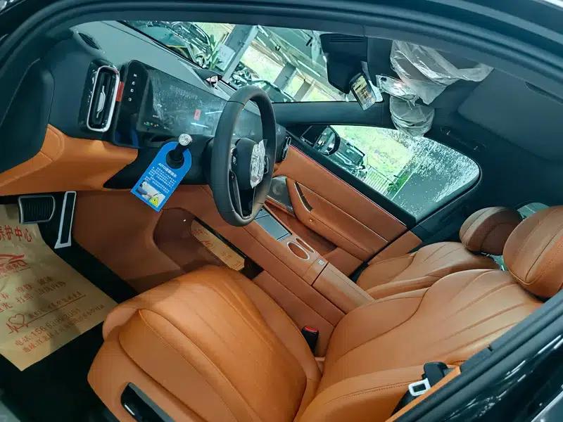 Wenjie M8 2025 Extended Range Max 6-Seat Long-Range Version (896-line LiDAR) — миниатюра 9