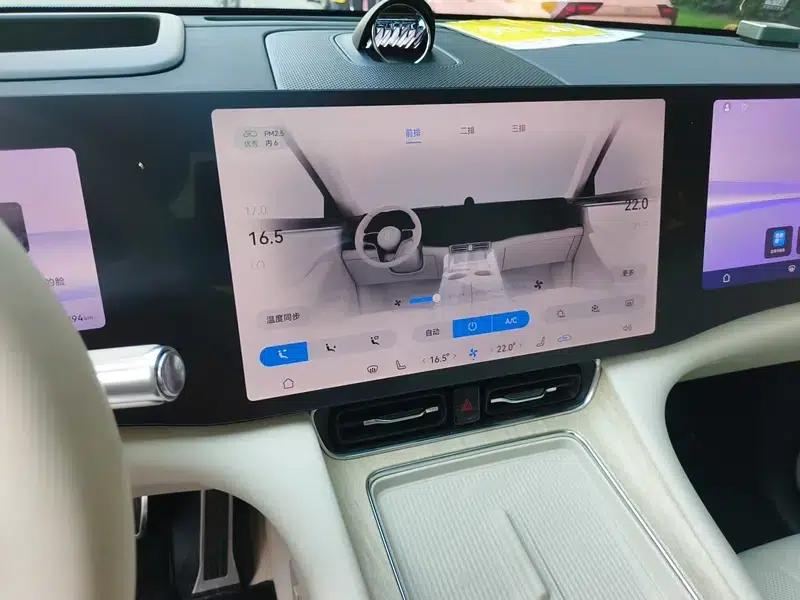 Wenjie M8 2025 Extended Range Ultra 6-Seat 4WD (192-line LiDAR) — миниатюра 12