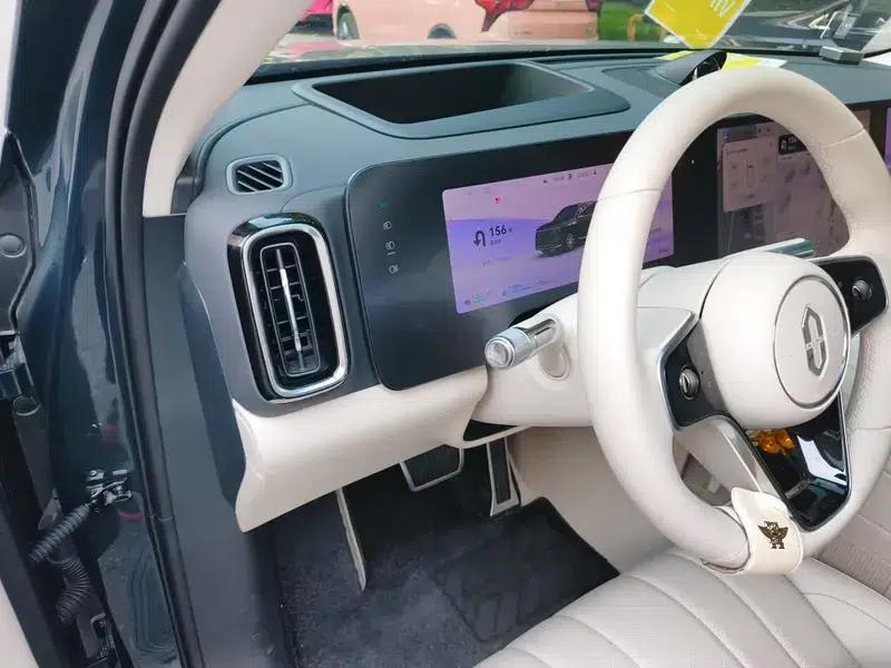 Wenjie M8 2025 Extended Range Ultra 6-Seat 4WD (192-line LiDAR) — миниатюра 13