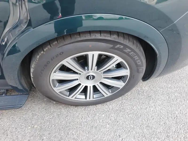 Wenjie M8 2025 Extended Range Ultra 6-Seat 4WD (192-line LiDAR) — миниатюра 20