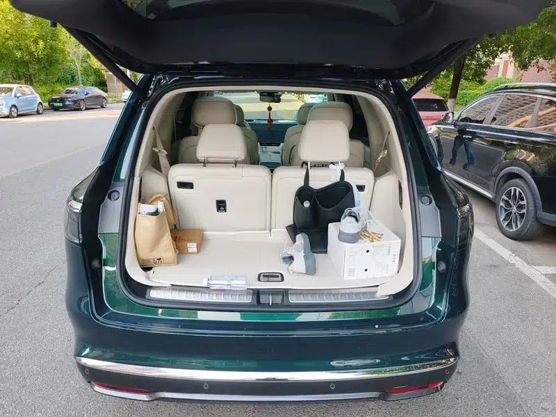 Wenjie M8 2025 Extended Range Ultra 6-Seat 4WD (192-line LiDAR) — миниатюра 21